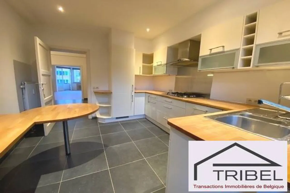 Appartement te  in Elsene 1050 1250.00€ 1 slaapkamers 90.00m² - Zoekertje 629053