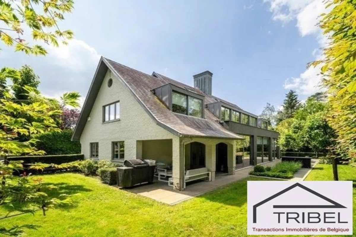 Villa te  in Ukkel 1180 1670000.00€ 6 slaapkamers m² - Zoekertje 629874