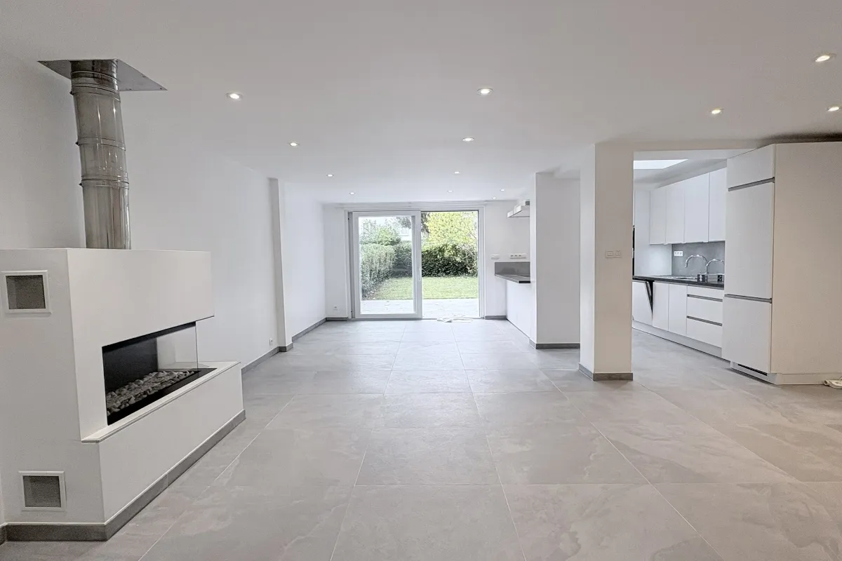 Huis te  huur in Oudergem 1160 2800.00€ 4 slaapkamers 190.00m² - Zoekertje 630475