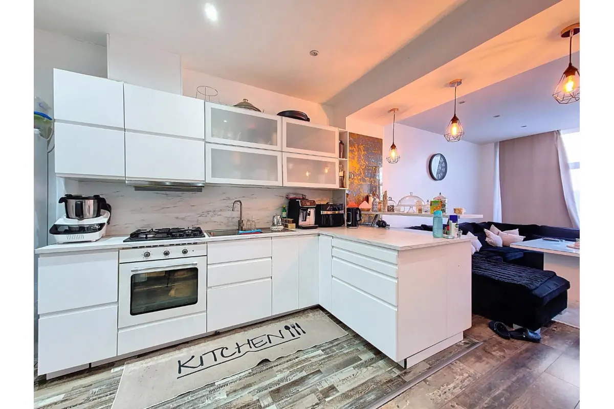 Triplex te  koop in Sint-Jans-Molenbeek 1080 299000.00€ 3 slaapkamers 120.00m² - Zoekertje 629799