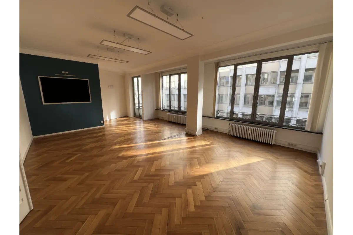 Commerce à louer à Etterbeek 1040 2750.00€  chambres 203.00m² - annonce 630063