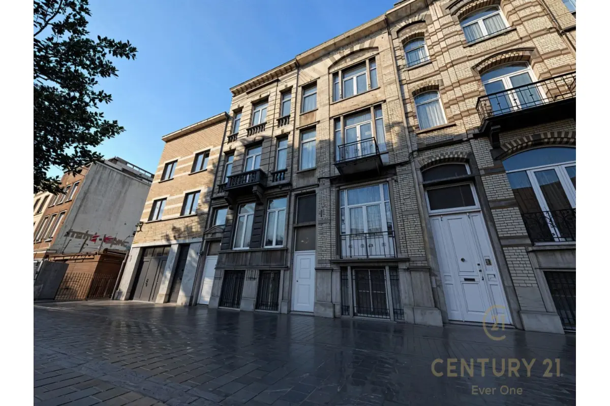 Huis te  koop in Schaarbeek 1030 475000.00€ 4 slaapkamers 303.00m² - Zoekertje 630027
