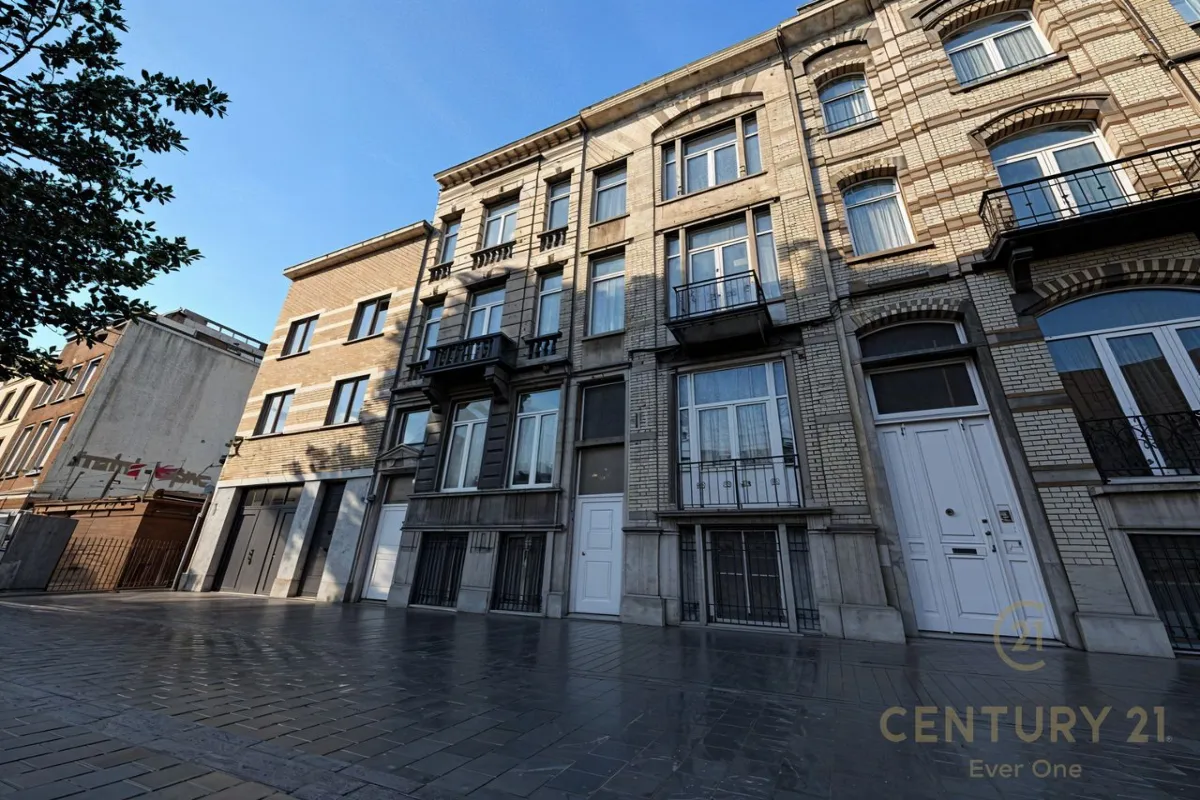 Huis te  koop in Schaarbeek 1030 475000.00€ 4 slaapkamers 303.00m² - Zoekertje 630027