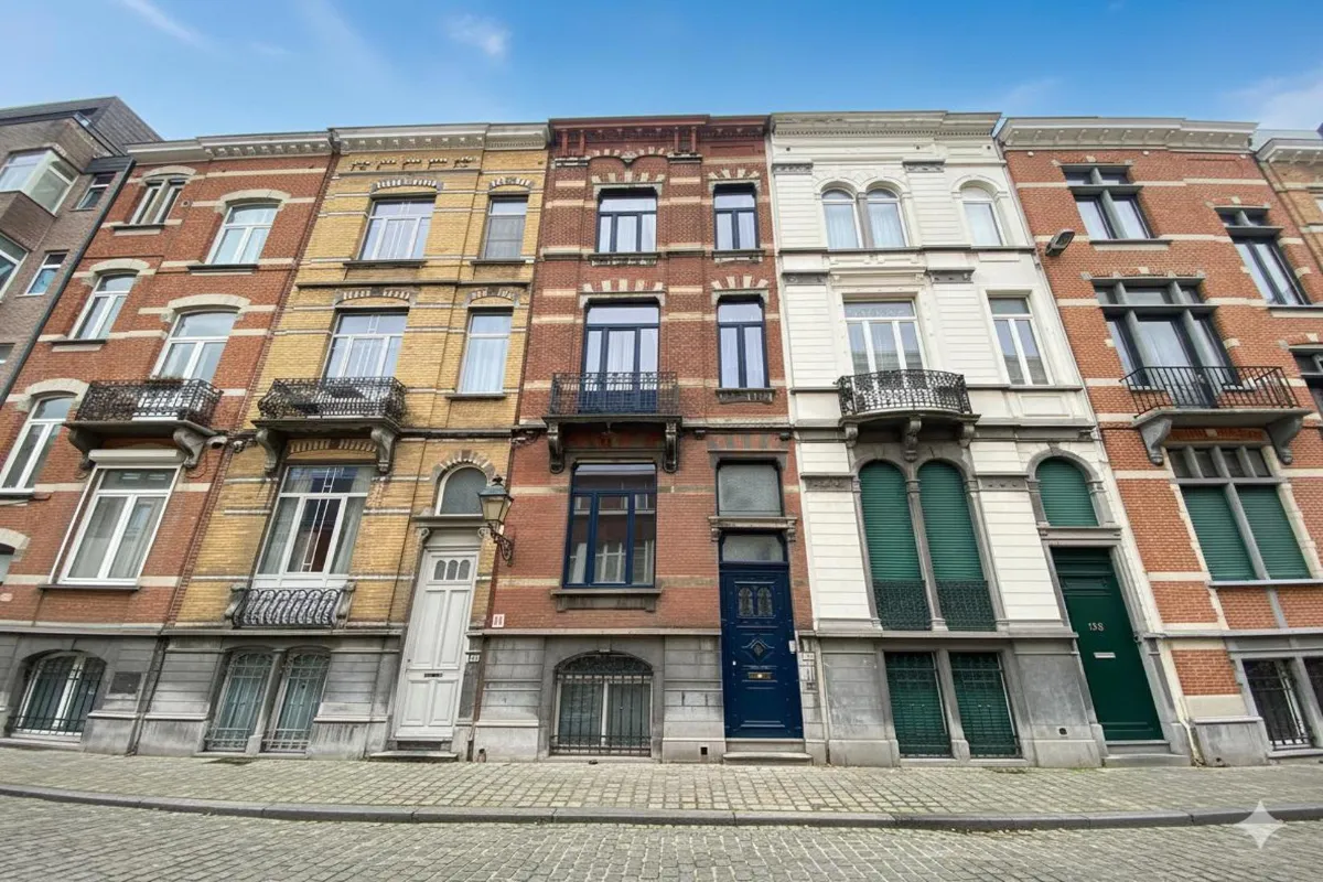 Huis te  huur in Etterbeek 1040 2700.00€ 4 slaapkamers 229.00m² - Zoekertje 629784