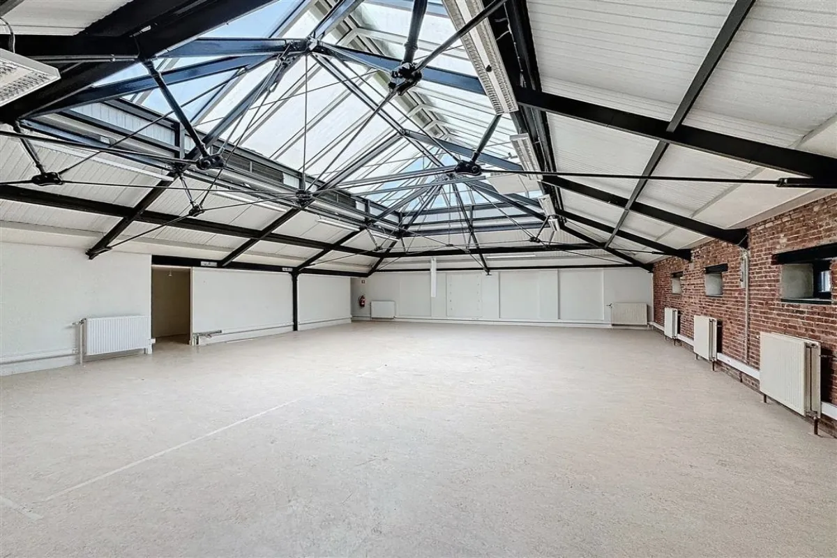 Handelszaak te  huur in Brussel 1000 4900.00€ 1 slaapkamers 277.40m² - Zoekertje 630451