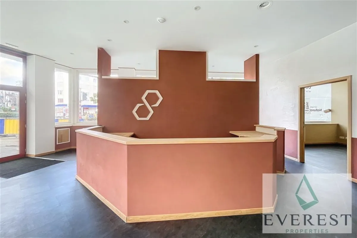 Handelszaak te  in Laken 1020 2400.00€  slaapkamers 160.00m² - Zoekertje 631345
