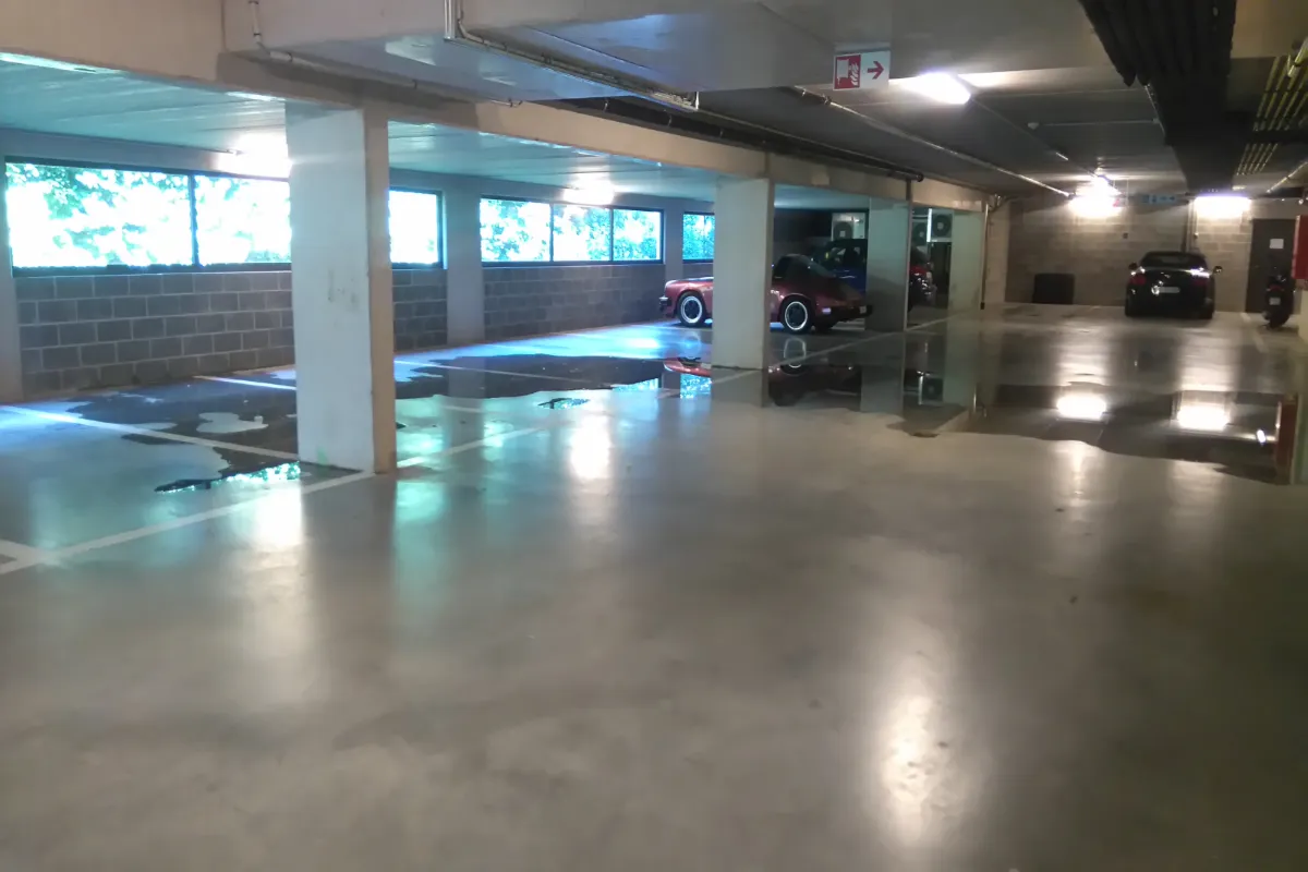 Parking & garage te  koop in Ukkel 1180 48000.00€  slaapkamers m² - Zoekertje 630628