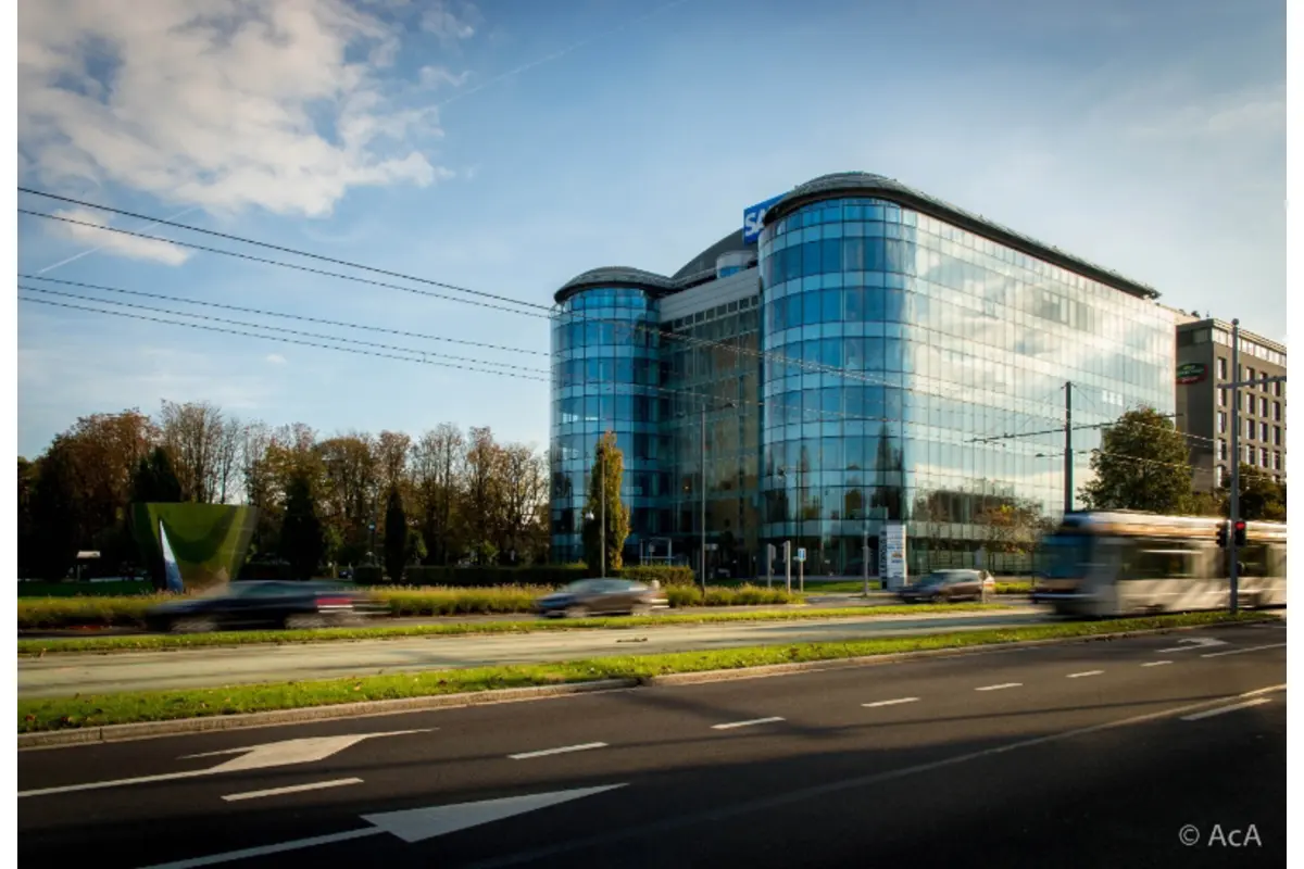 Handelszaak te  huur in Evere 1140 16630.00€  slaapkamers 1663.00m² - Zoekertje 630931