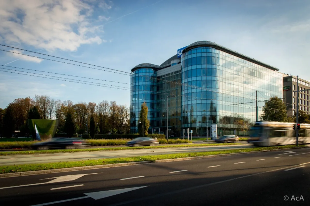 Commerce à louer à Evere 1140 16630.00€  chambres 1663.00m² - annonce 630931