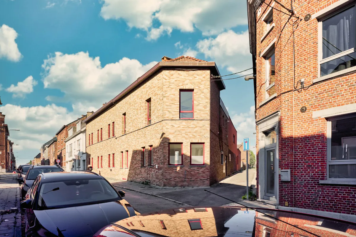 Appartementsgebouw te  koop in Houdeng-Aimeries 7110 950000.00€ 11 slaapkamers 633.00m² - Zoekertje 630814