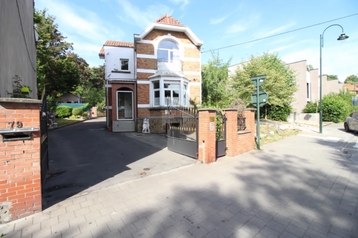 Villa te  koop in Neder-Over-Heembeek 1120 639000.00€ 4 slaapkamers 215.00m² - Zoekertje 631141