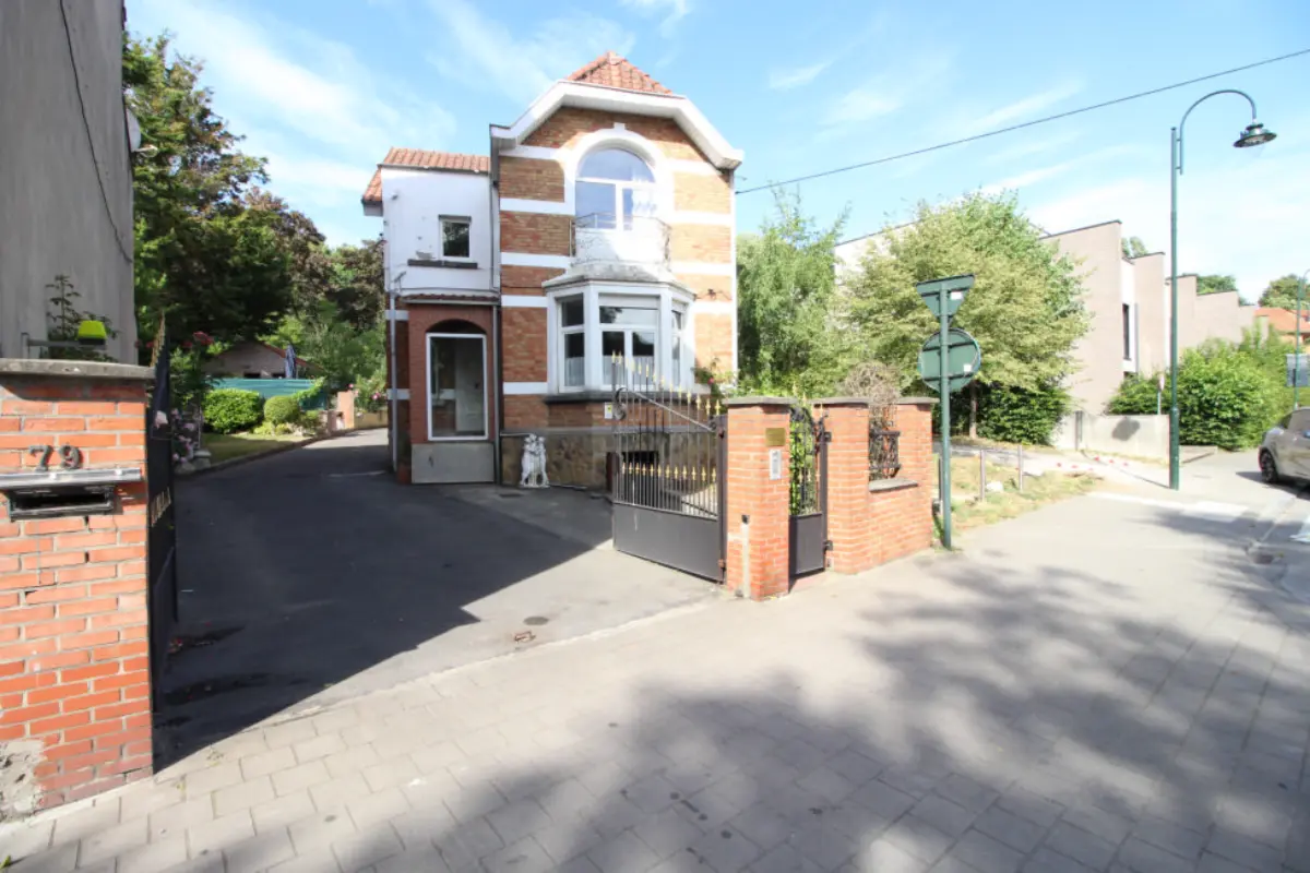 Villa te  koop in Neder-Over-Heembeek 1120 639000.00€ 4 slaapkamers 215.00m² - Zoekertje 631141