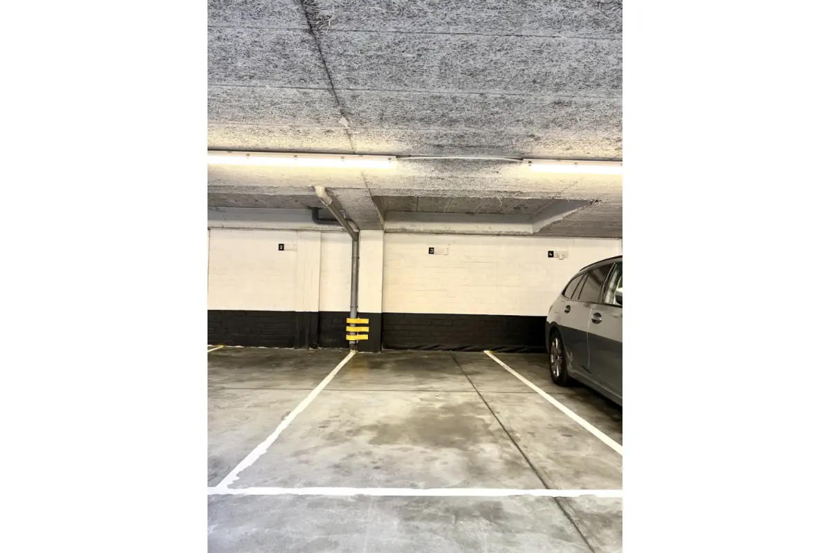 Box à vendre à Saint-Gilles 1060 30000.00€  chambres m² - annonce 631436