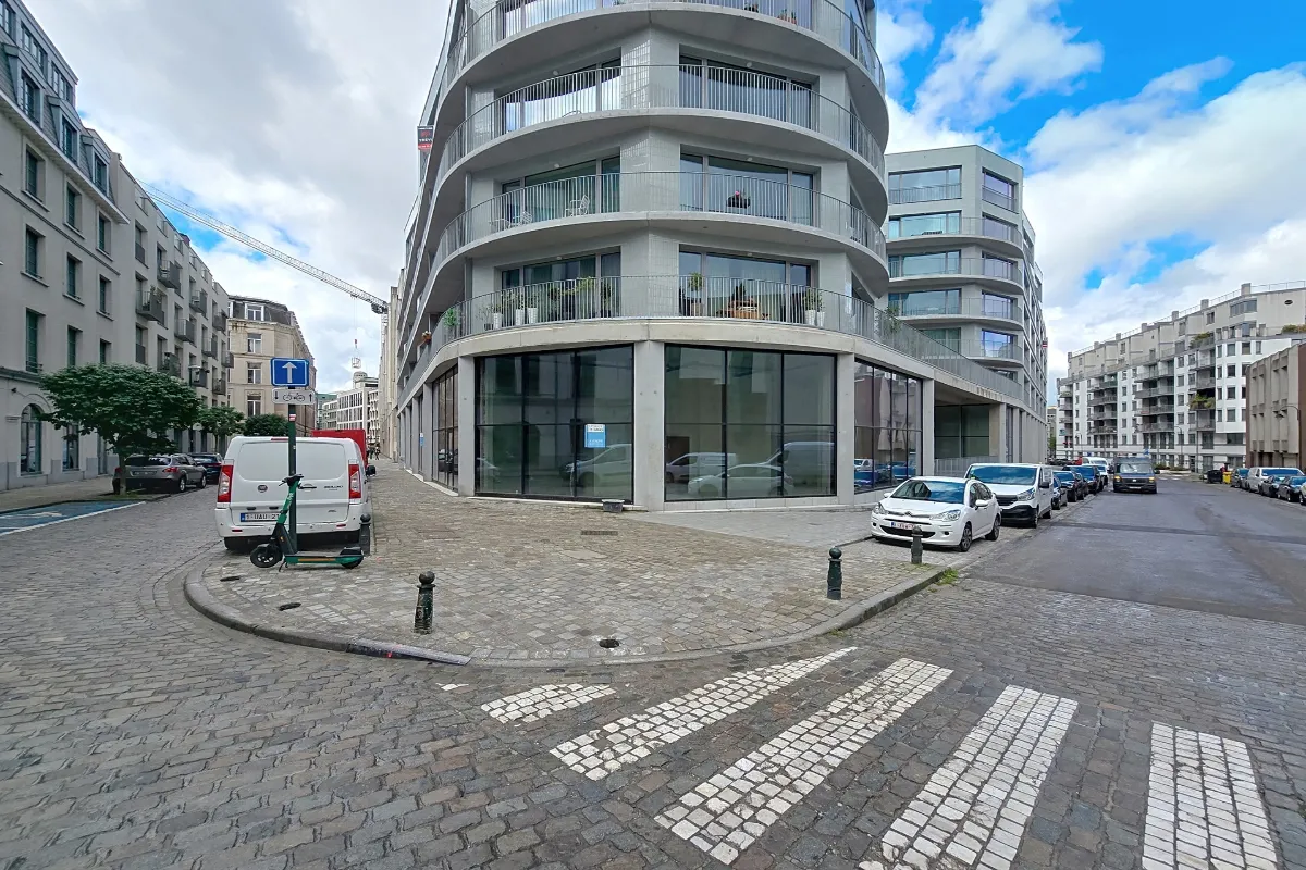 Handelszaak te  koop in Brussel 1000 280400.00€  slaapkamers 106.00m² - Zoekertje 630856