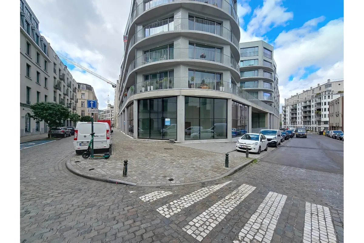 Handelszaak te  koop in Brussel 1000 280400.00€  slaapkamers 106.00m² - Zoekertje 630856