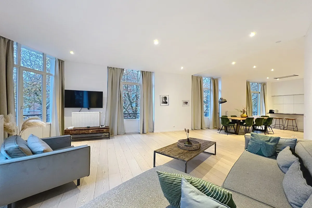 Appartement à louer à Uccle 1180 2200.00€ 2 chambres 135.00m² - annonce 631315