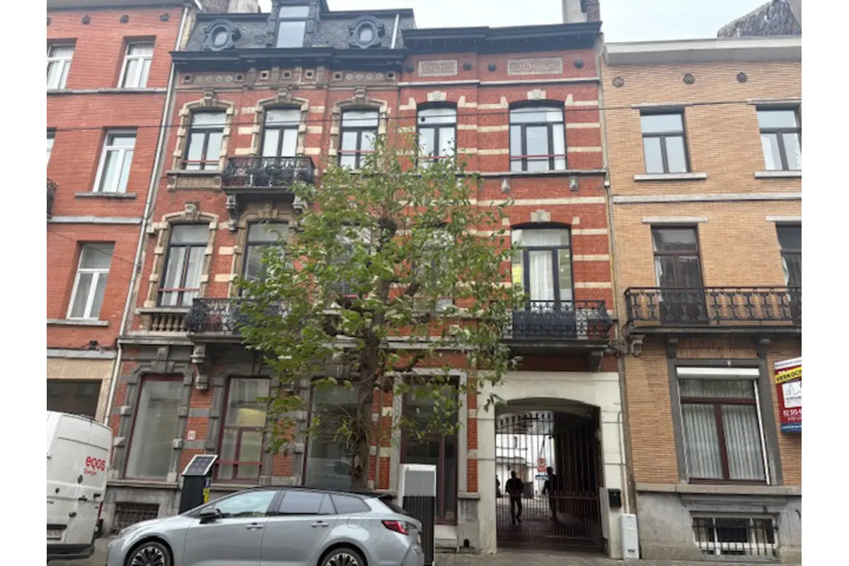 Immeuble de rapport - Immeuble à appartement à vendre à Anderlecht 1070 990000.00€  chambres 595.00m² - annonce 630885