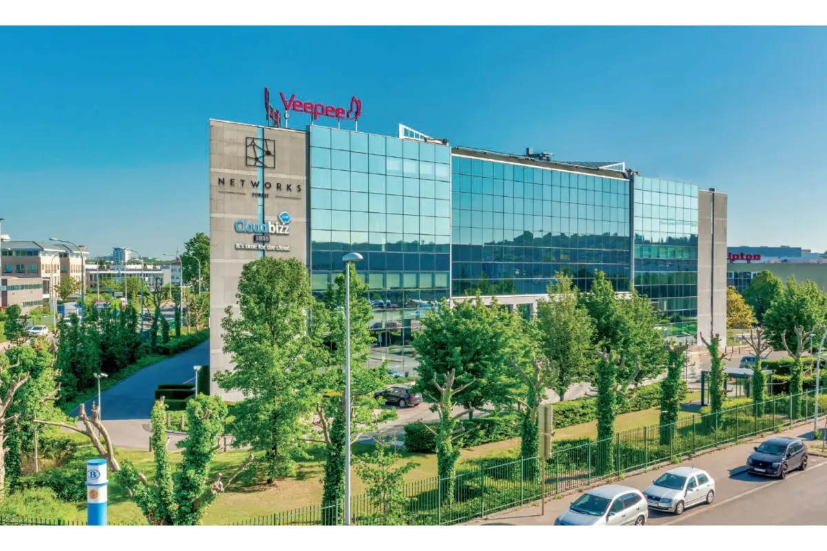 Handelszaak te  huur in Vorst 1190 8336.25€  slaapkamers 741.00m² - Zoekertje 630918