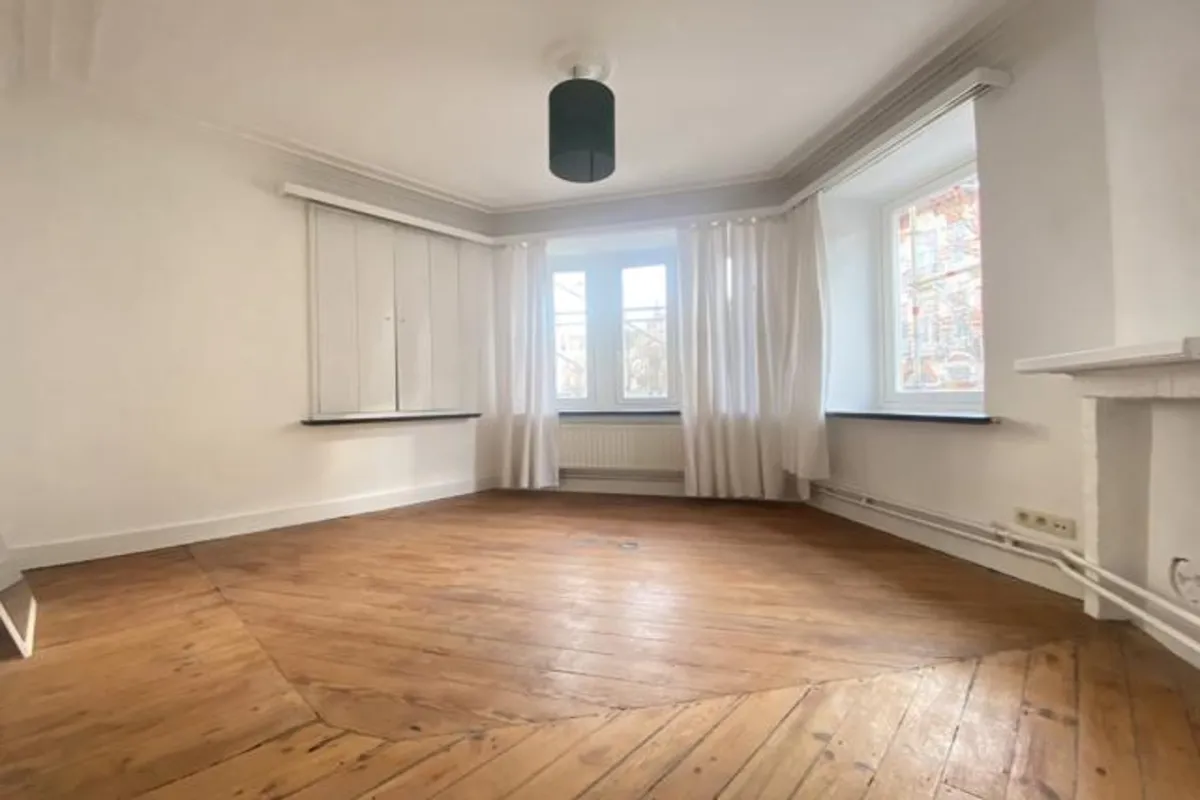 Studio te  huur in Sint-Gillis 1060 745.00€  slaapkamers m² - Zoekertje 632109