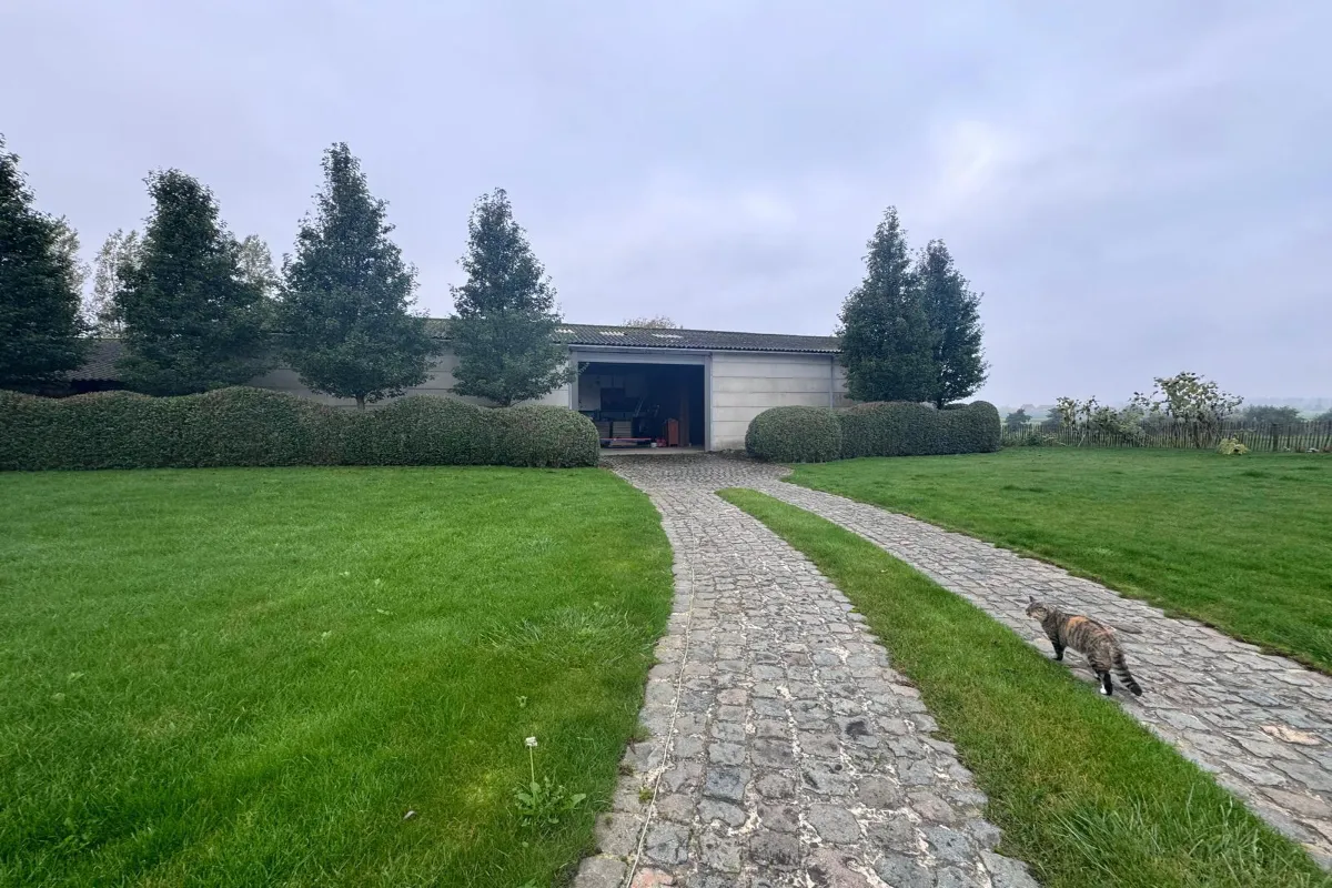 Parking / garage à louer à Zonnebeke 8980 250.00€  chambres m² - annonce 632131