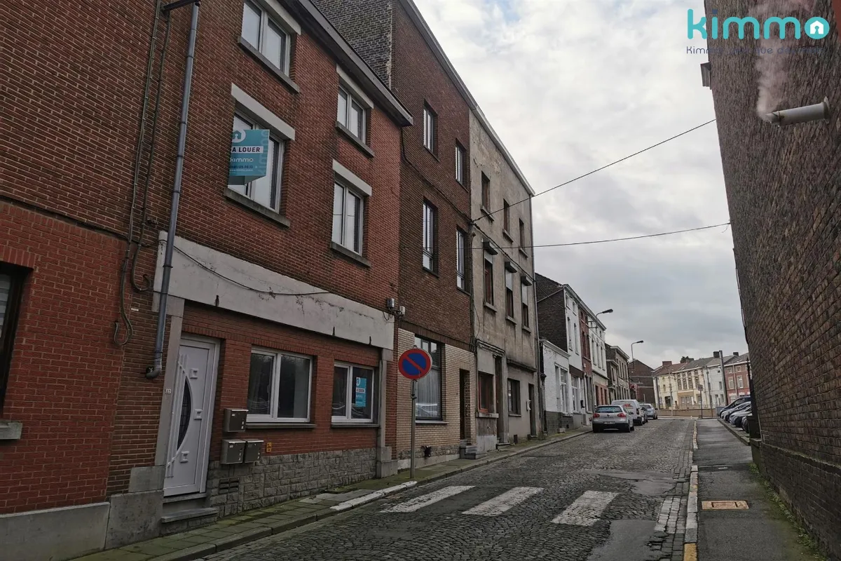 Appartementsgebouw te  koop in Farciennes 6240 195000.00€ 4 slaapkamers 195.00m² - Zoekertje 633468