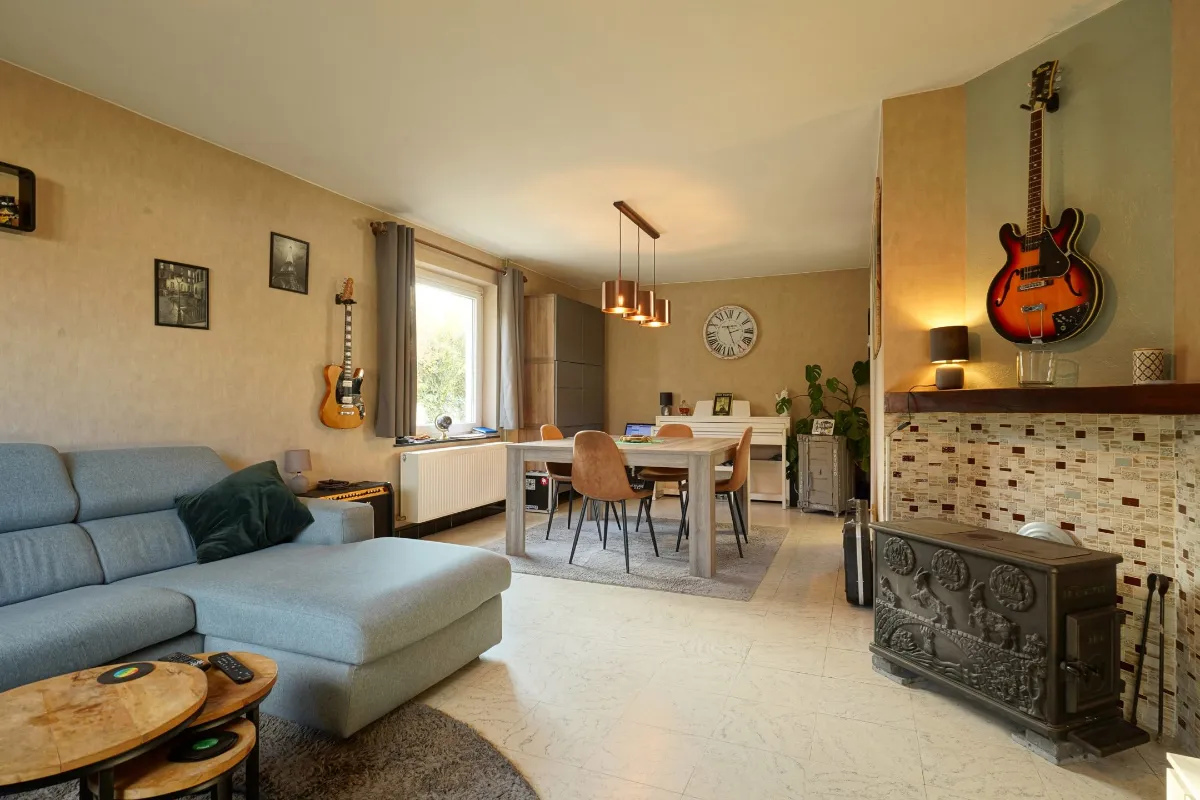 Huis te  huur in Hoei 4500 950.00€ 3 slaapkamers 100.00m² - Zoekertje 633069