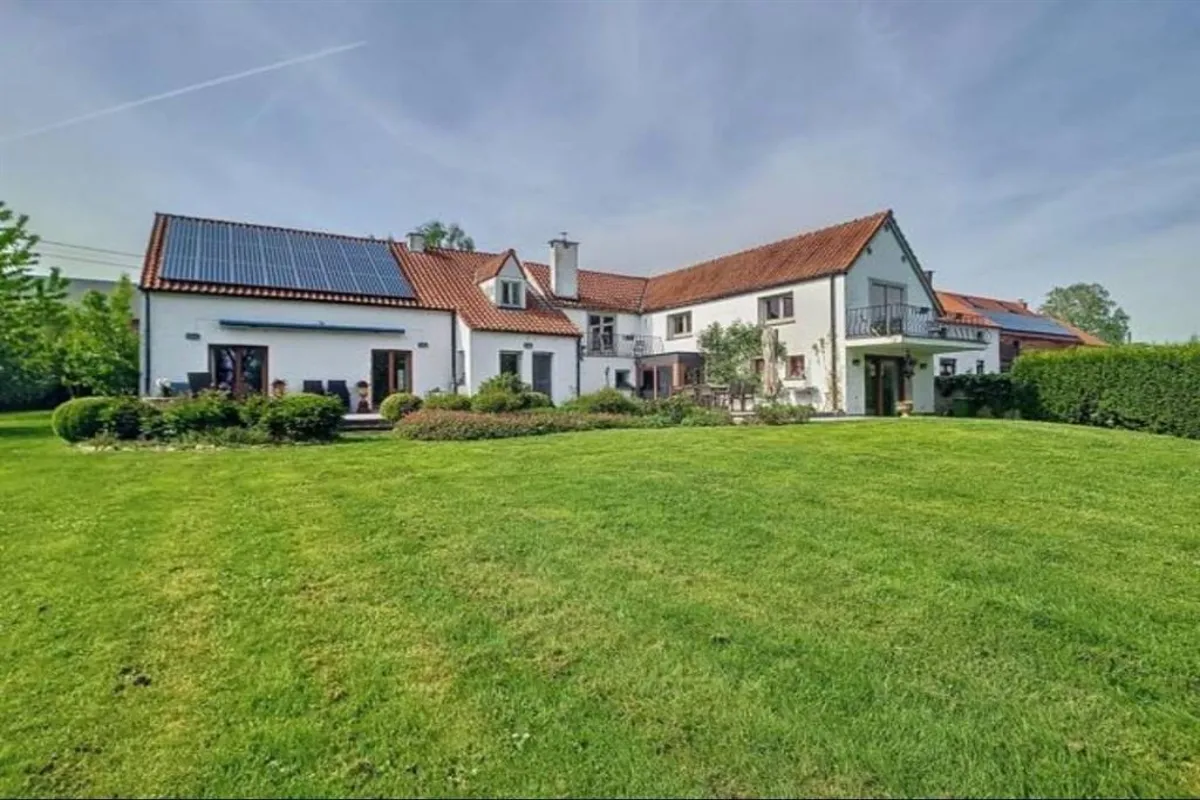 Huis te  huur in Malèves-Sainte-Marie-Wastine 1360 2390.00€ 4 slaapkamers 260.00m² - Zoekertje 633411