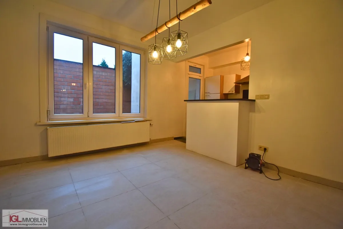 Huis te  huur in Sint-Pieters-Leeuw 1600 1150.00€ 2 slaapkamers 108.00m² - Zoekertje 632790