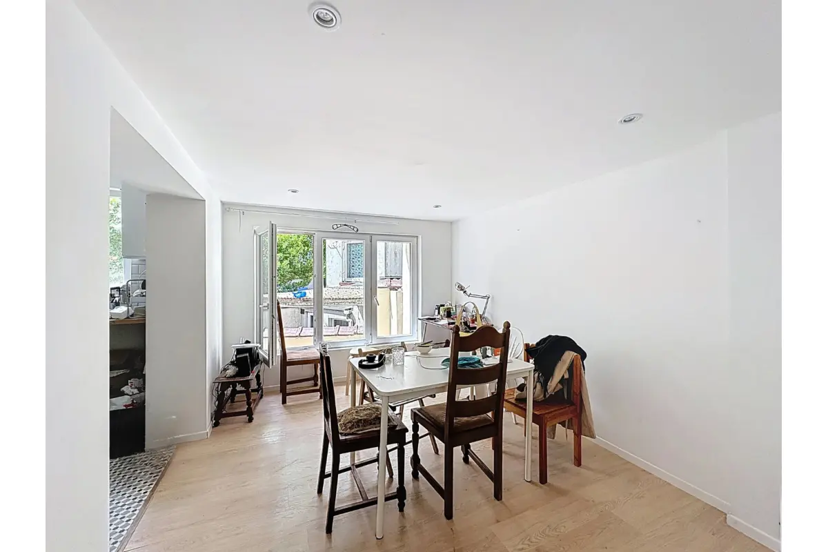 Benedenverdieping te  koop in Sint-Jans-Molenbeek 1080 239000.00€ 3 slaapkamers 149.00m² - Zoekertje 633058