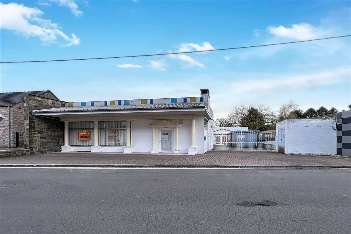 Handelszaak te  koop in Fleurus 6220 230000.00€  slaapkamers 385.00m² - Zoekertje 633242
