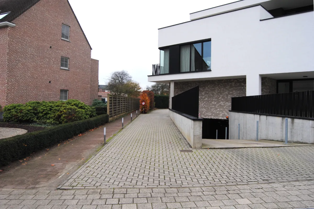 Parking / garage à louer à Retie 2470 25.00€  chambres m² - annonce 632889