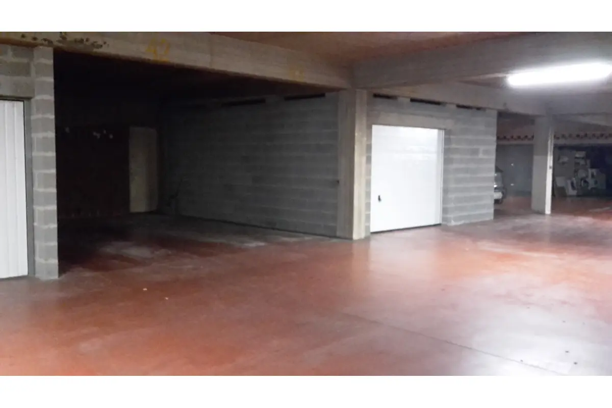 Parking & garage te  huur in Watermaal-Bosvoorde 1170 95.00€  slaapkamers m² - Zoekertje 633066