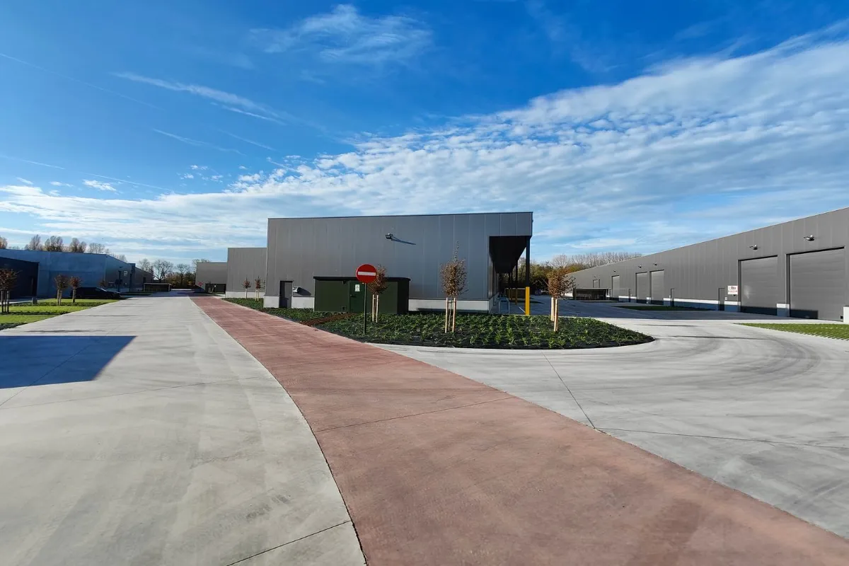 Handelszaak te  koop in Brugge 8000 335322.00€  slaapkamers 501.00m² - Zoekertje 633638