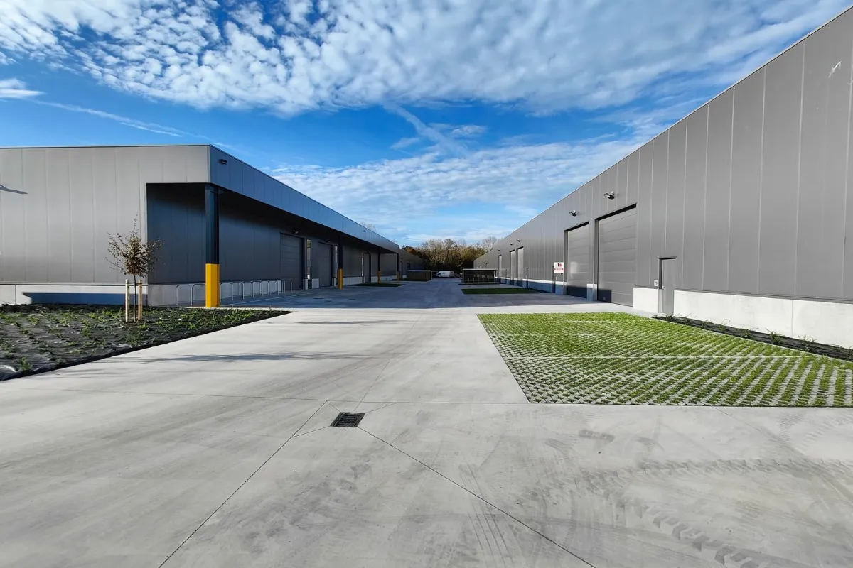 Handelszaak te  koop in Brugge 8000 410644.00€  slaapkamers 239.00m² - Zoekertje 633641