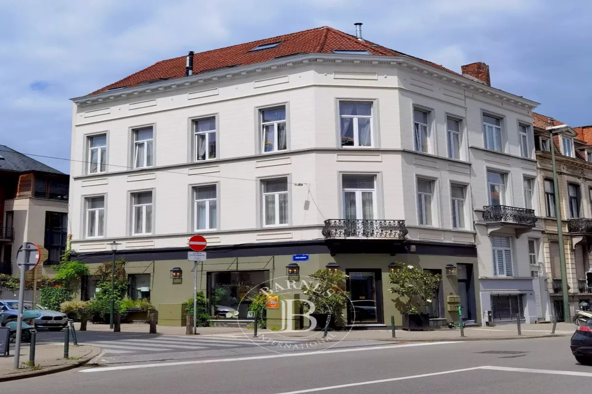 Appartementsgebouw te  koop in Ukkel 1180 1395000.00€ 6 slaapkamers 450.00m² - Zoekertje 633703