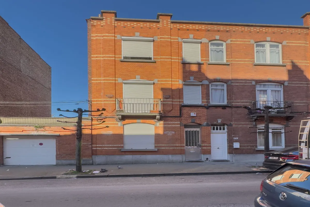 Appartementsgebouw te  koop in Anderlecht 1070 390000.00€ 1 slaapkamers m² - Zoekertje 633893