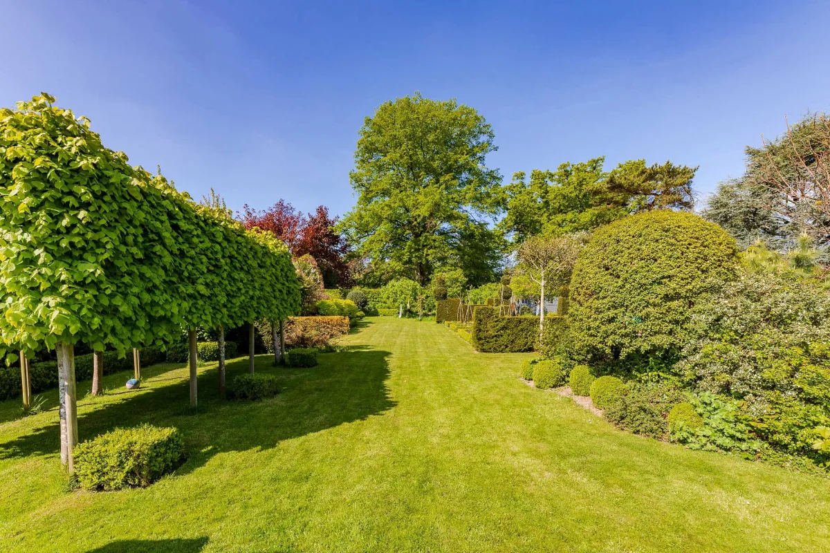 Huis te  koop in Ukkel 1180 2850000.00€ 7 slaapkamers 550.00m² - Zoekertje 634333