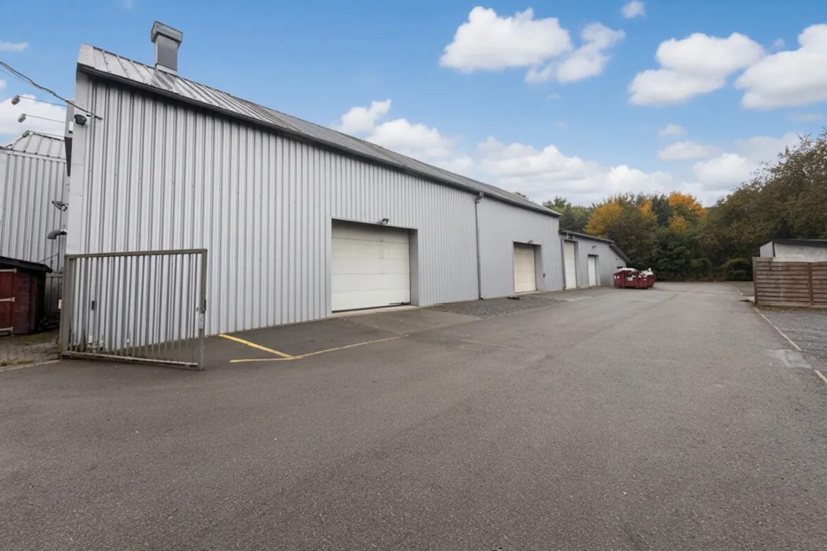 Parking / garage à louer à Marche-en-Famenne 6900 400.00€  chambres m² - annonce 634382