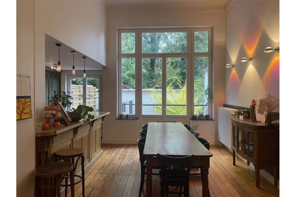 Rez-de-chaussée à louer à Saint-Gilles 1060 2380.00€ 2 chambres 150.00m² - annonce 634449