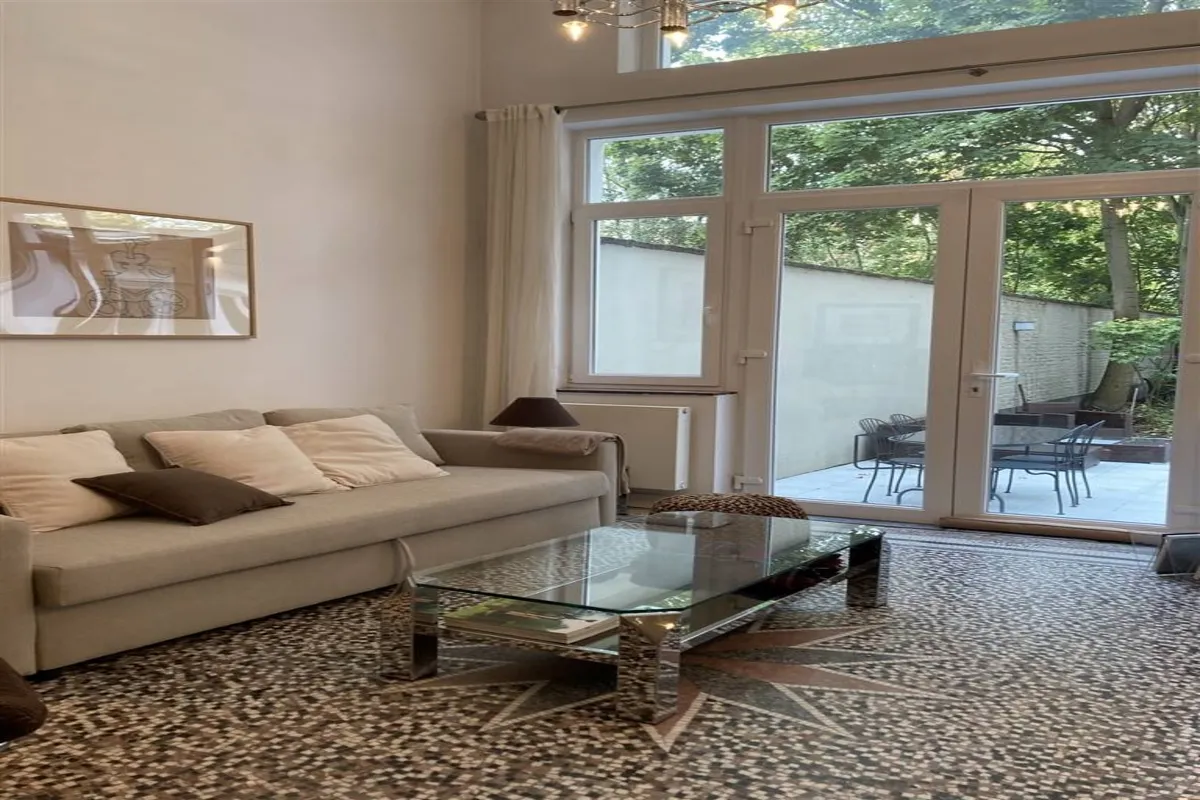 Benedenverdieping te  in Sint-Gillis 1060 1950.00€ 2 slaapkamers 135.00m² - Zoekertje 634359