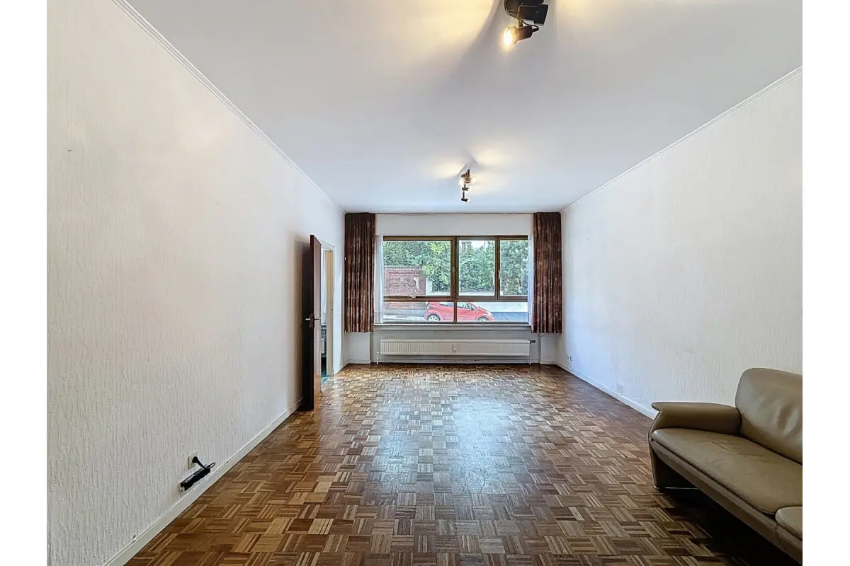 Rez-de-chaussée à vendre à Uccle 1180 245000.00€ 3 chambres 96.00m² - annonce 634315