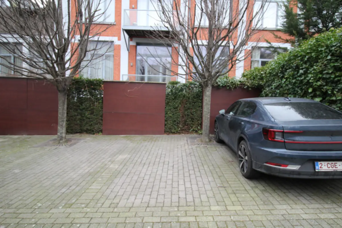 Parking & garage te  huur in Elsene 1050 125.00€  slaapkamers m² - Zoekertje 634711