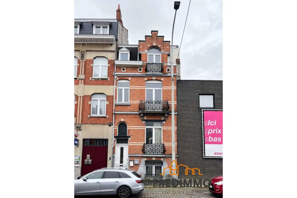 Huis te  koop in Sint-Jans-Molenbeek 1080 475000.00€ 6 slaapkamers 204.00m² - Zoekertje 634783