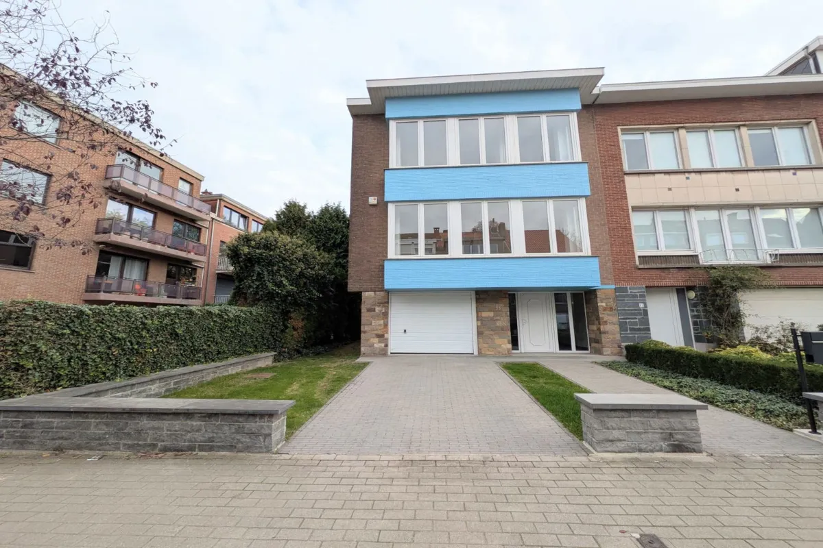 Huis te  huur in Sint-Pieters-Woluwe 1150 3250.00€ 5 slaapkamers 216.00m² - Zoekertje 634709