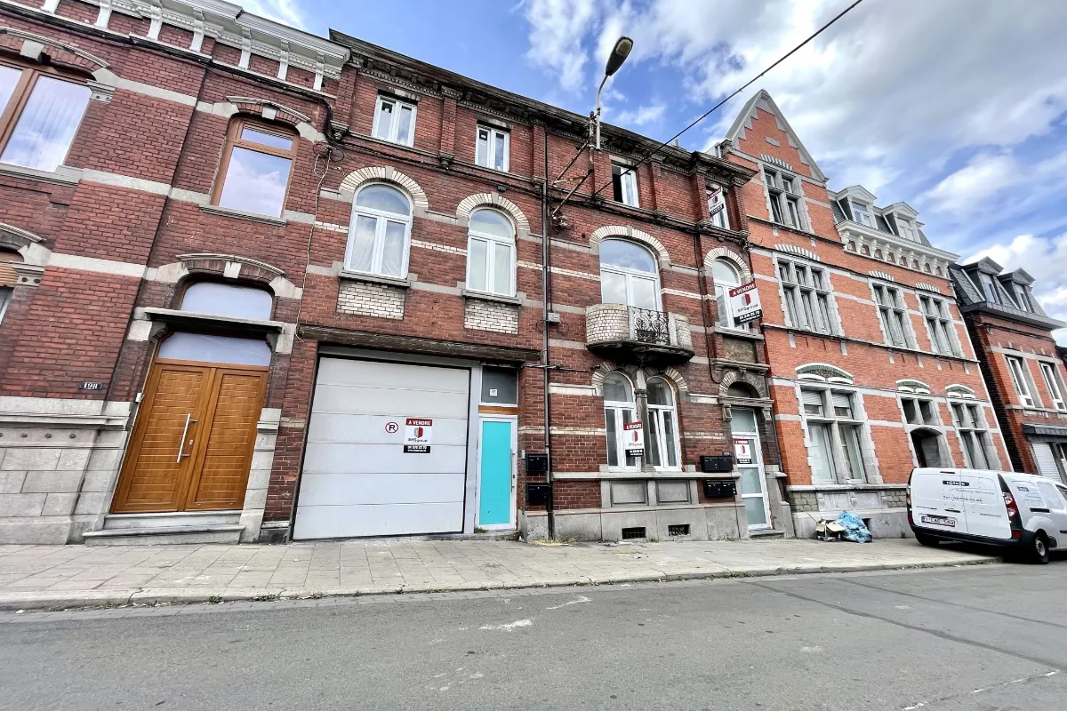 Appartementsgebouw te  koop in Seraing 4100 350000.00€ 6 slaapkamers m² - Zoekertje 634641