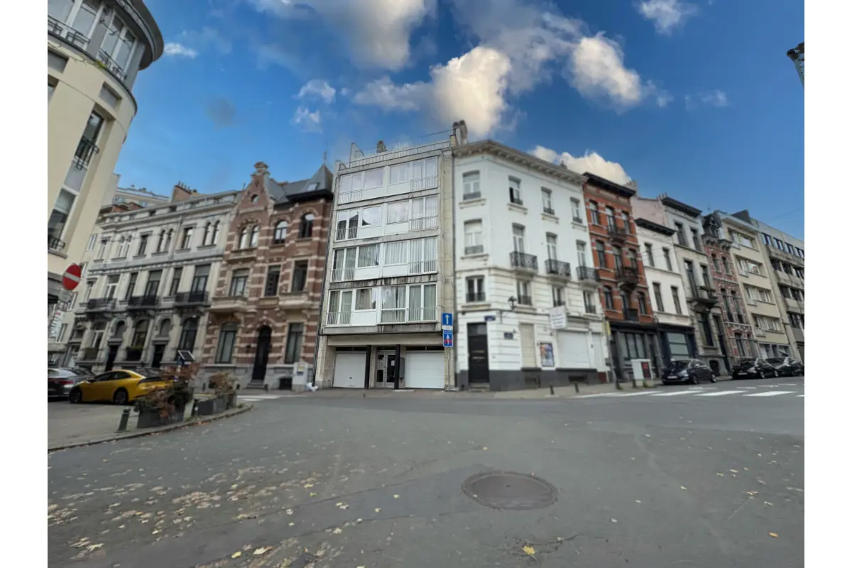 Appartement te  koop in Sint-Gillis 1060 165000.00€ 1 slaapkamers 34.00m² - Zoekertje 635092