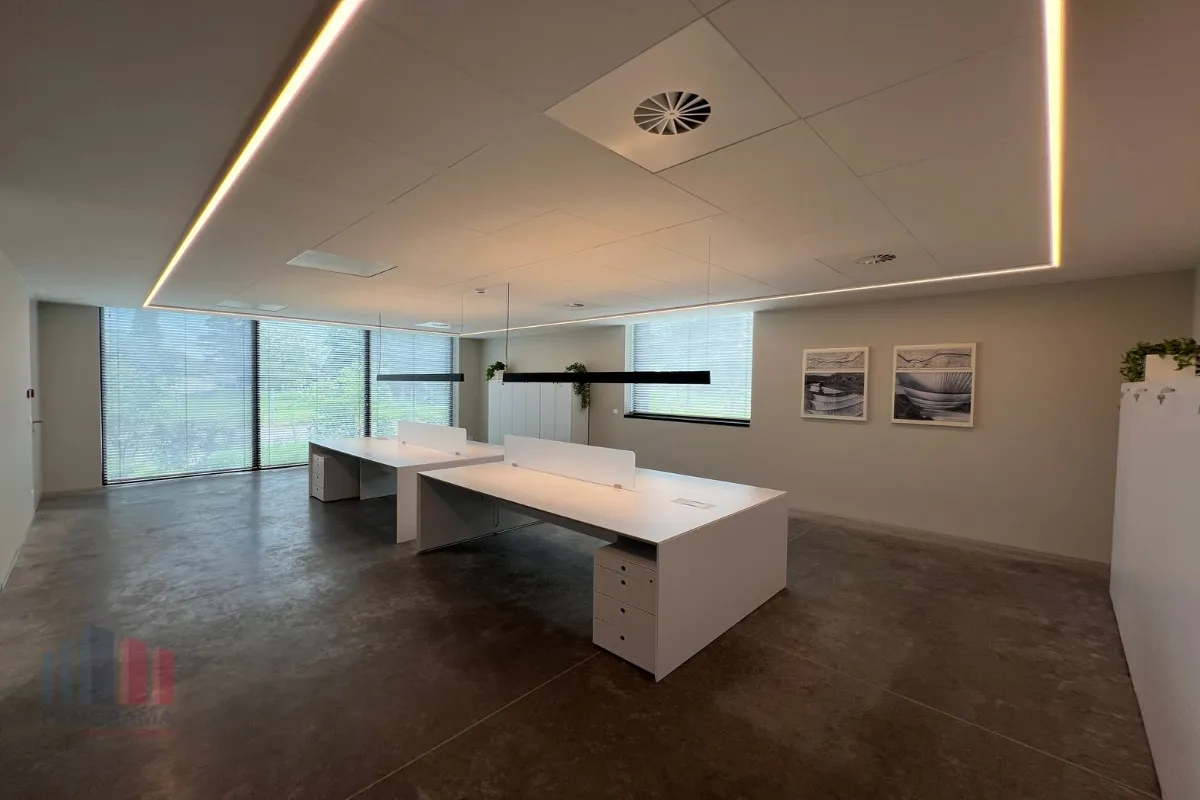 Handelszaak te  huur in Nazareth 9810 4500.00€  slaapkamers 480.00m² - Zoekertje 634984