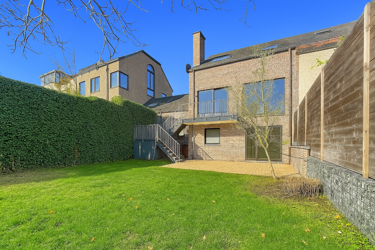 Huis te  huur in Ukkel 1180 2750.00€ 5 slaapkamers 225.00m² - Zoekertje 635312