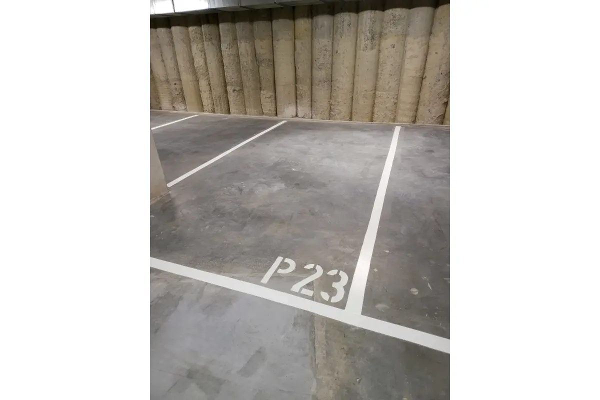 Parking te  huur in Brussel 1000 100.00€  slaapkamers m² - Zoekertje 635786