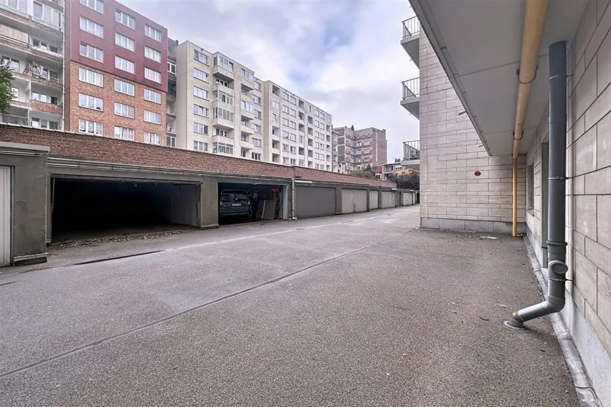 Parking & garage te  koop in Schaarbeek 1030 50000.00€  slaapkamers m² - Zoekertje 635152